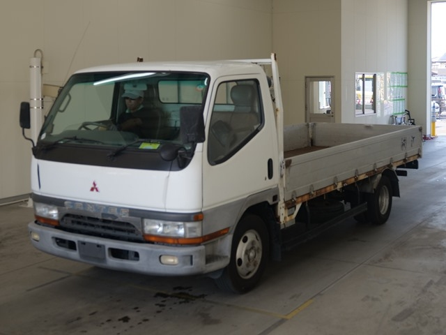 MITSUBISHI CANTER — фото