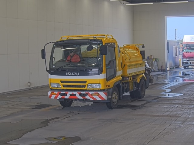 ISUZU FORWARD — фото