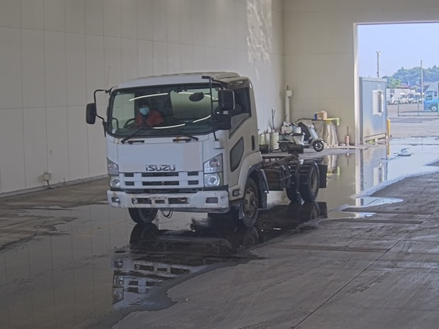 ISUZU FORWARD — фото