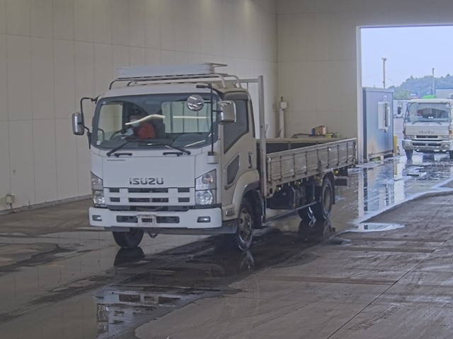 ISUZU FORWARD — фото