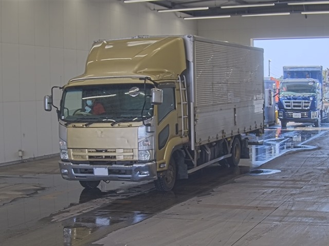 ISUZU FORWARD — фото
