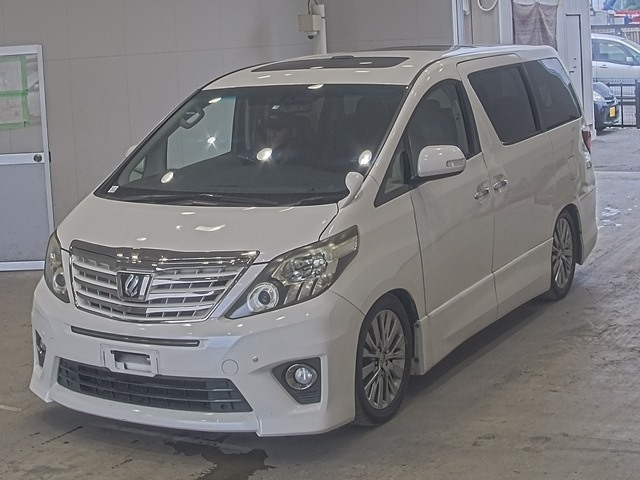 TOYOTA ALPHARD — фото