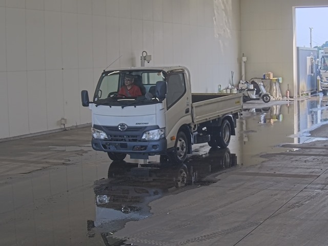 HINO DUTRO — фото