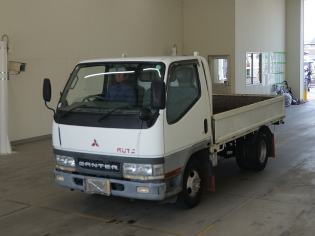 MITSUBISHI CANTER — фото