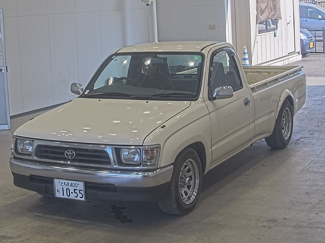 TOYOTA HILUX — фото