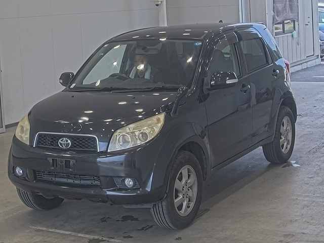 TOYOTA RUSH