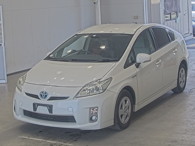 TOYOTA PRIUS — фото