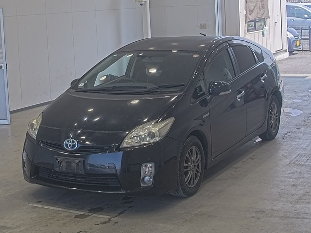 TOYOTA PRIUS — фото