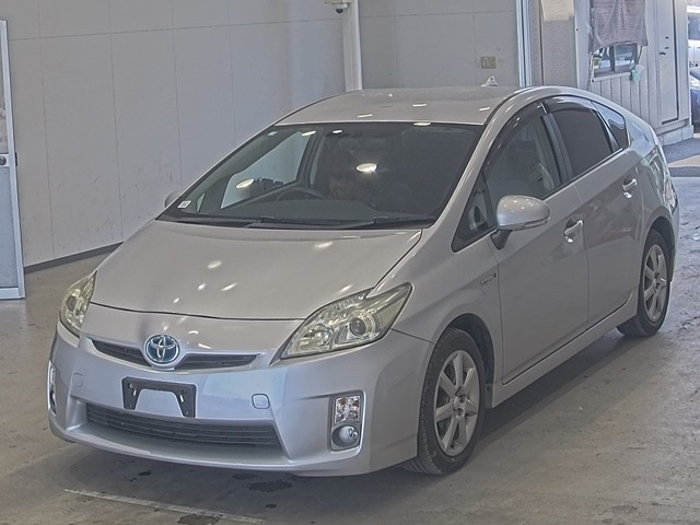 TOYOTA PRIUS — фото