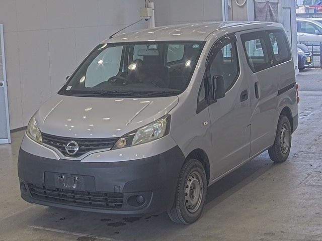NISSAN NV200 — фото