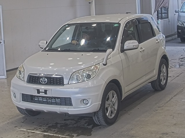 TOYOTA RUSH