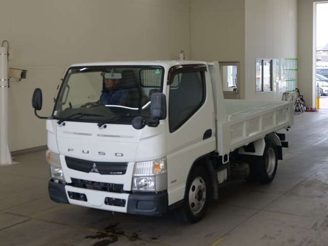 MITSUBISHI CANTER — фото