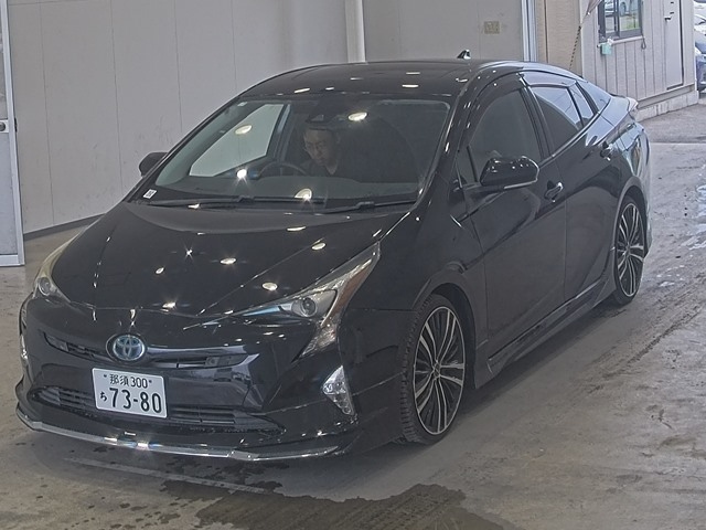 TOYOTA PRIUS — фото