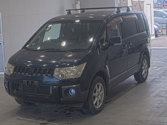MITSUBISHI DELICA — фото