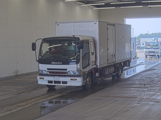 ISUZU FORWARD — фото