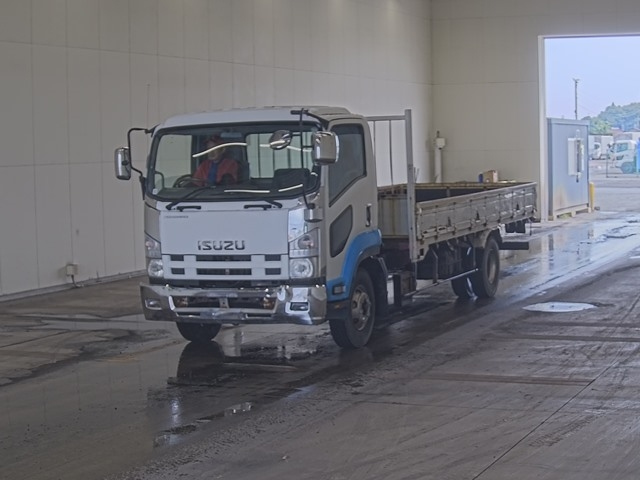 ISUZU FORWARD — фото