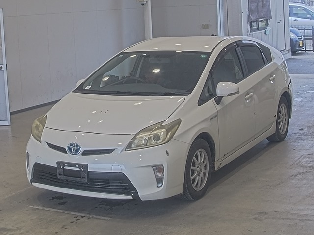 TOYOTA PRIUS — фото