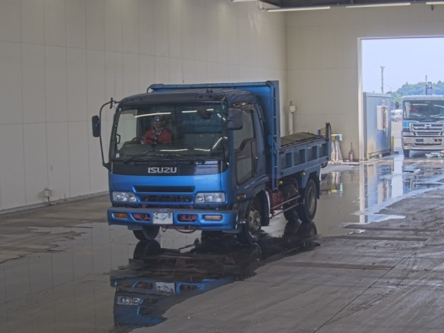 ISUZU FORWARD — фото