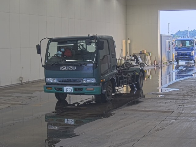 ISUZU FORWARD — фото
