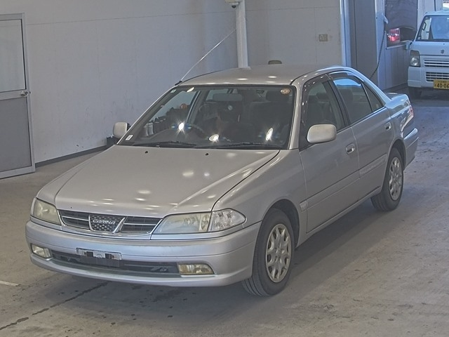 TOYOTA CARINA — фото
