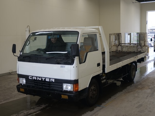 MITSUBISHI CANTER — фото