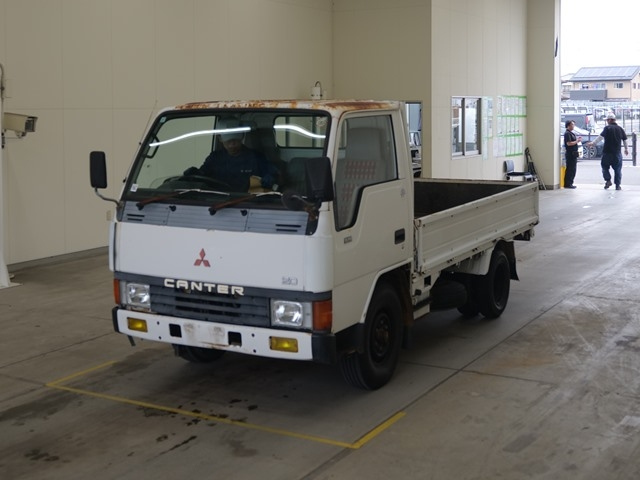 MITSUBISHI CANTER — фото