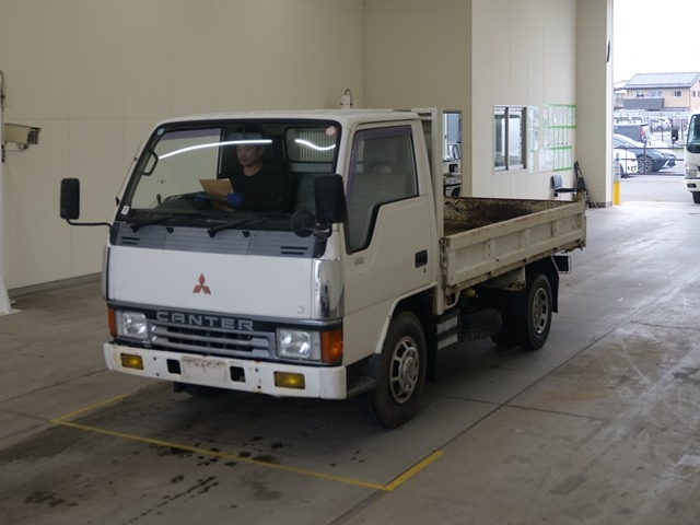 MITSUBISHI CANTER — фото