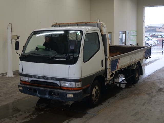 MITSUBISHI CANTER — фото