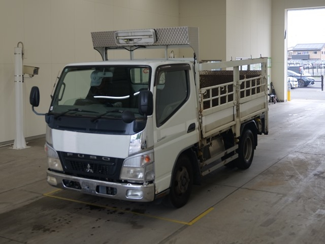 MITSUBISHI CANTER — фото