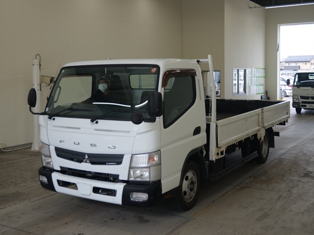 MITSUBISHI CANTER — фото
