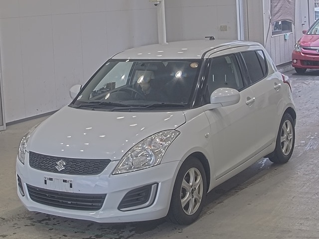 SUZUKI SWIFT — фото