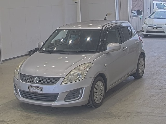 SUZUKI SWIFT — фото