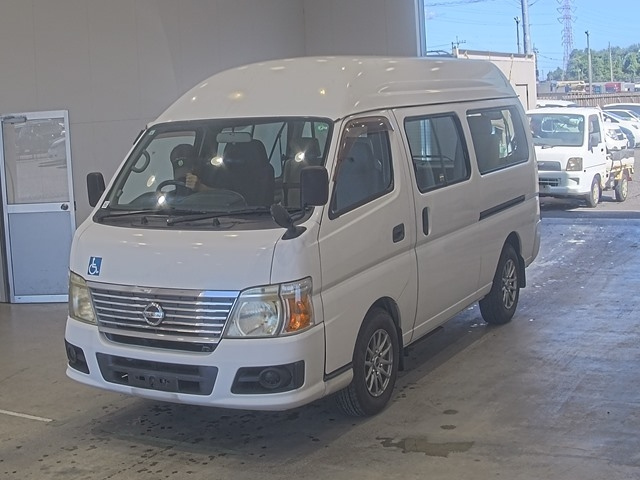 NISSAN CARAVAN — фото