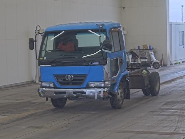 NISSAN CONDOR — фото