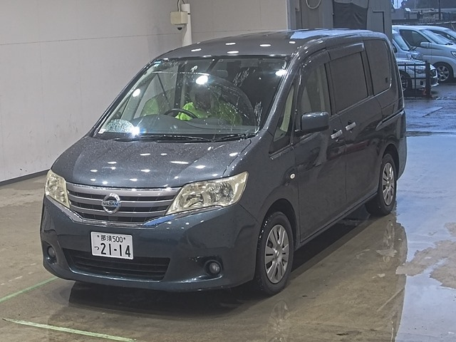 NISSAN SERENA — фото