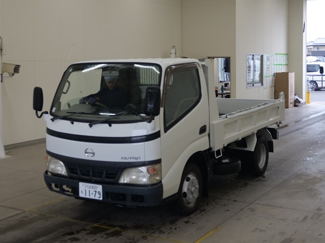 HINO DUTRO — фото