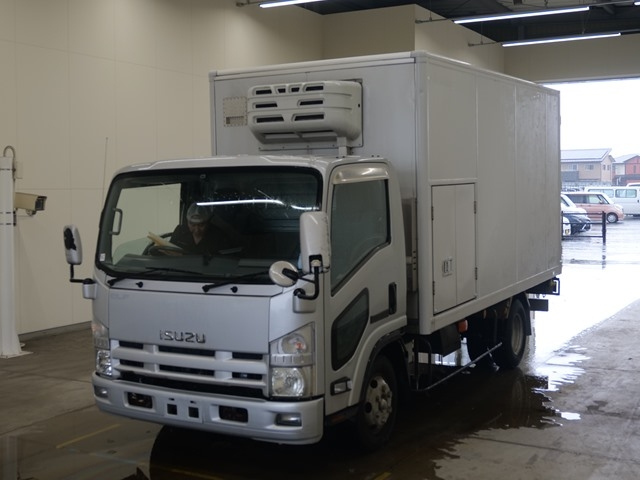 ISUZU ELF — фото