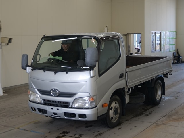 HINO DUTRO — фото