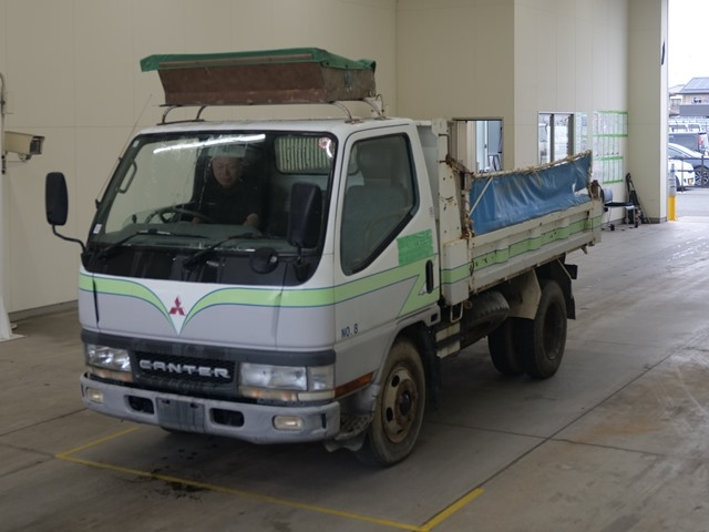MITSUBISHI CANTER — фото