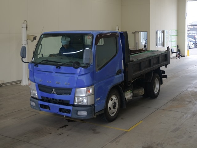 MITSUBISHI CANTER — фото