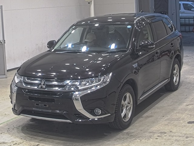 MITSUBISHI OUTLANDER — фото