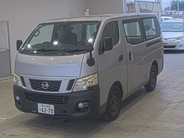 NISSAN CARAVAN — фото