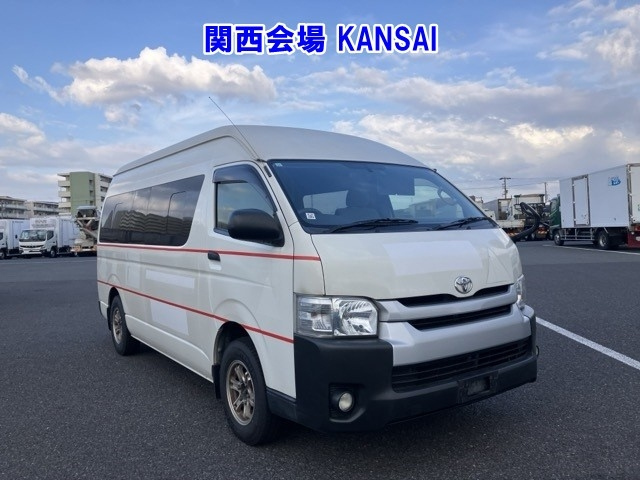 TOYOTA HIACE — фото