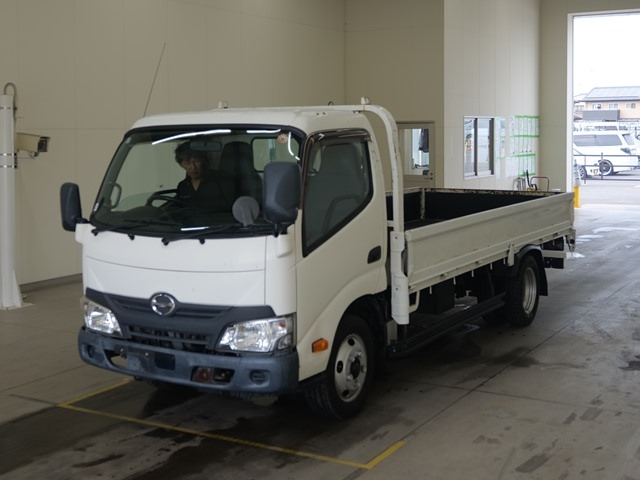 HINO DUTRO — фото