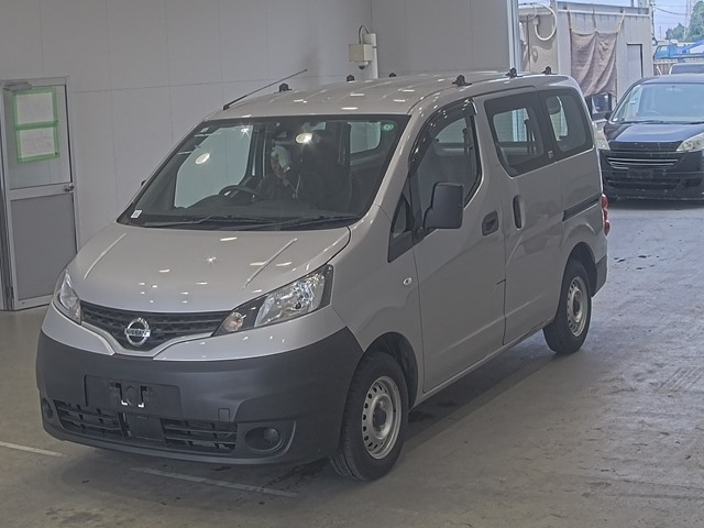 NISSAN NV200 — фото