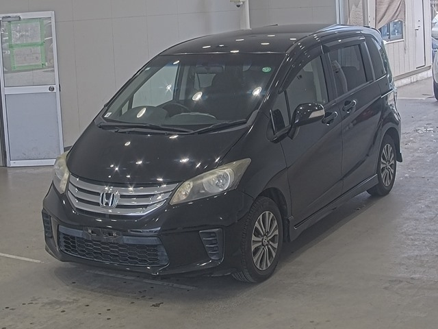 HONDA FREED — фото