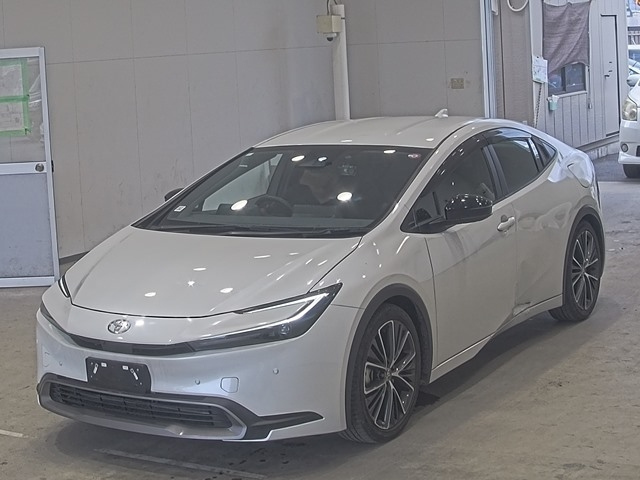 TOYOTA PRIUS — фото