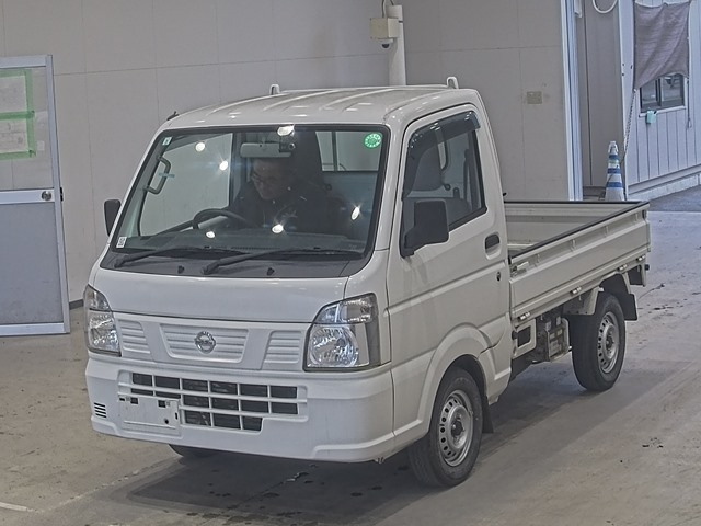 NISSAN CLIPPER — фото