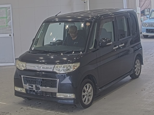 DAIHATSU TANTO — фото