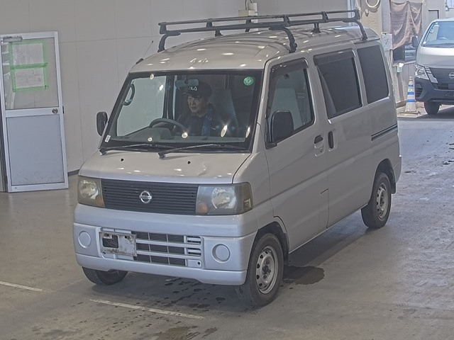 NISSAN CLIPPER — фото